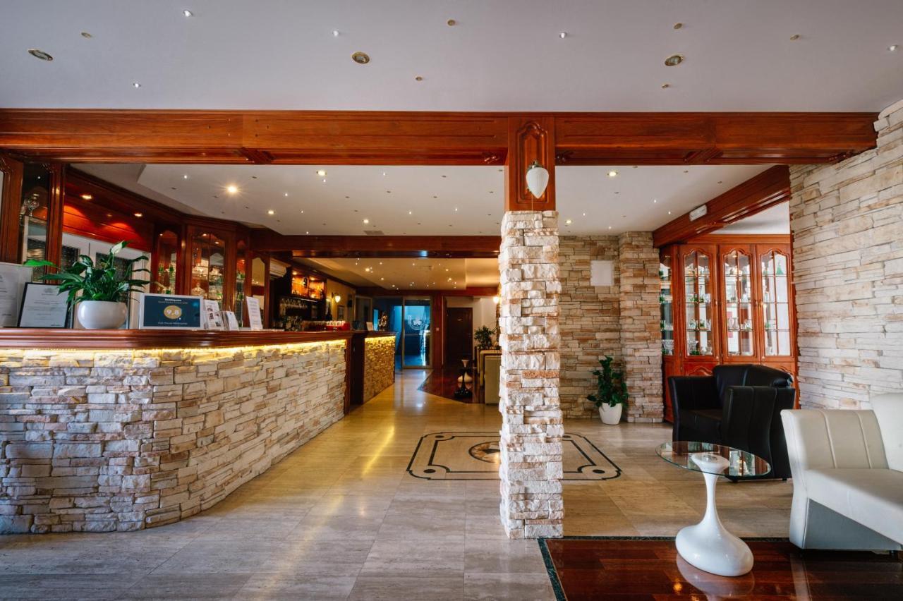 Irish House Medugorje Aparthotel ภายนอก รูปภาพ