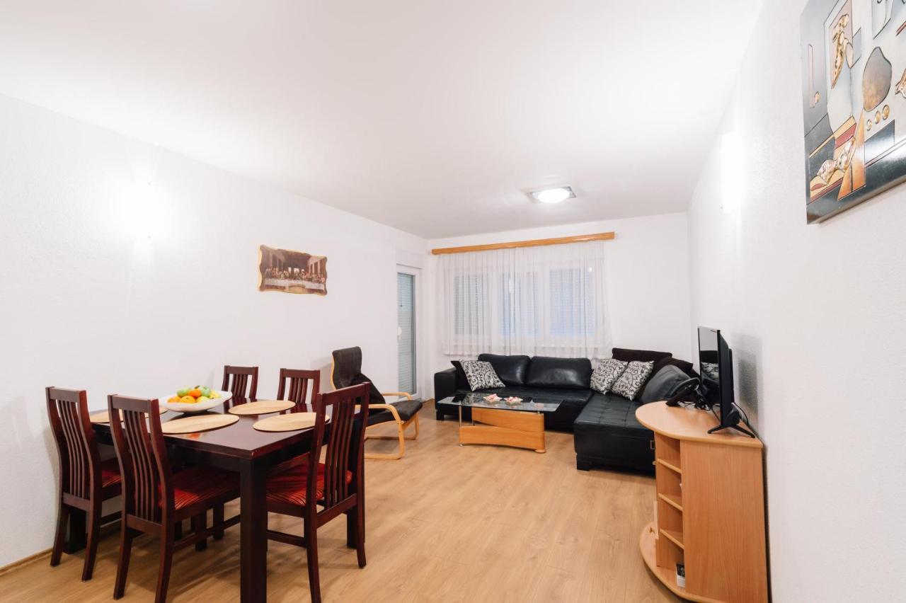 Irish House Medugorje Aparthotel ภายนอก รูปภาพ