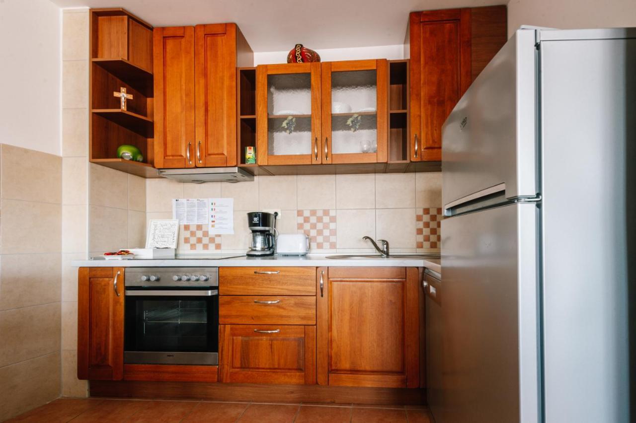 Irish House Medugorje Aparthotel ภายนอก รูปภาพ