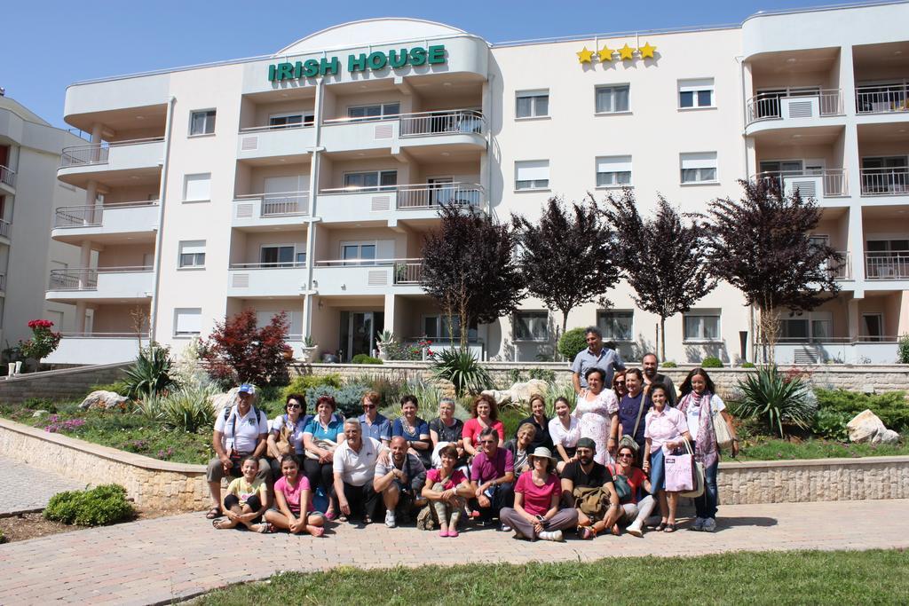 Irish House Medugorje Aparthotel ภายนอก รูปภาพ